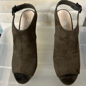 bar III • Army Green Open Toe 5 inch Heel • Size 7 • Worn Once